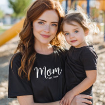 Maman White Script Date Établie Minimum Bold