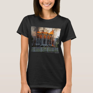 T-shirt Manoir Antebellum | Un incendie éclate à la statio