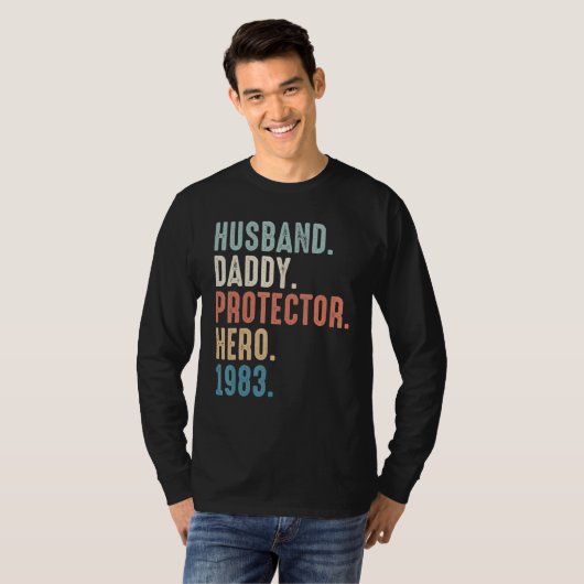 T-shirt Mari Daddy Protector Hero Best Papa depuis 1983 (Devant entier)