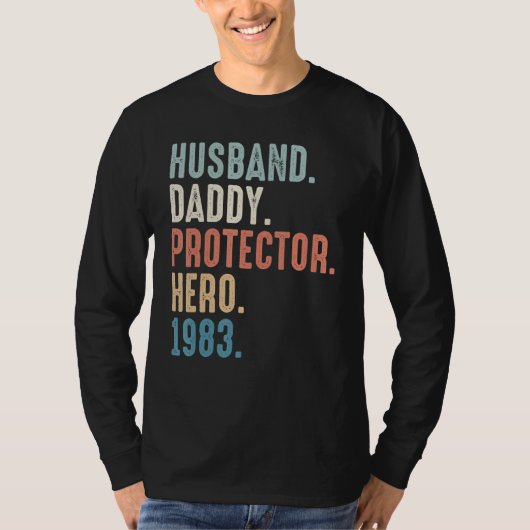 T-shirt Mari Daddy Protector Hero Best Papa depuis 1983 (Devant)