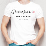 T-shirt Mariage Groomsman élégant<br><div class="desc">Le cadeau parfait pour n'importe quel groomsman,  le design amusant et moderne dispose d'un script de typographie "Groomsman" avec un petit coeur d'amour rouge mignon s'arrête. Le design est facile à personnaliser avec un nom et une date de mariage établie et sera le gardien parfait de votre journée spéciale.</div>
