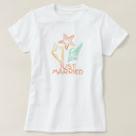 T-shirt Mariage Seashell Beach<br><div class="desc">Le design marié a un motif coquillage,  fait partie de la collection de mariage de plage et est disponible dans plus de styles.</div>
