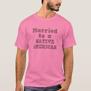 T-SHIRT MARIÉ À UN AMÉRICAIN
