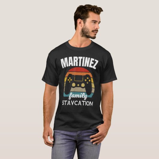 T-shirt Martinez Family Staycation Vidéo Jeu Vacances (Devant entier)