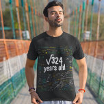 T-shirt Maths drôle Nerd Anniversaire Formule Science Fan<br><div class="desc">Voici nos t-shirts d'anniversaire personnalisables et amusants ! Célébrez votre journée spéciale avec style avec une chemise qui est la vôtre. Avec notre outil de design en ligne facile à utiliser, vous pouvez créer une chemise d'anniversaire qui reflète votre personnalité et votre sens de l'humour. Que vous souhaitiez faire une...</div>