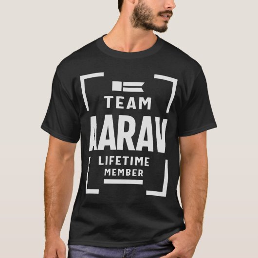 T-shirt Membre de l'équipe Aarav à vie Nom personnalisé Aa (Devant)