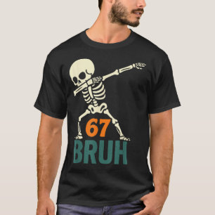 T-shirt Mème de Halloween Bruh numéros six sept squelette 