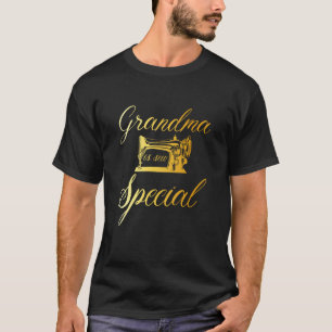 T-shirt Mémé est si spéciale Mémé machine à coudre adorabl