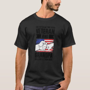T-shirt Mens dieu m'a donné deux titres vétéran et grand-p