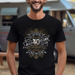 T-shirt Mens Funny Whiskey 40e anniversaire<br><div class="desc">Célébrez le grand 4-0 avec style et humour avec ce design d'anniversaire au whisky vintage d'inspiration étiquette. La typographie noir, or et blanc est ornée et élégante, lui conférant une atmosphère rétro vintage classique. Parfait pour l'homme (ou la femme !) dans votre vie qui aime leur scotch, les esprits, le...</div>