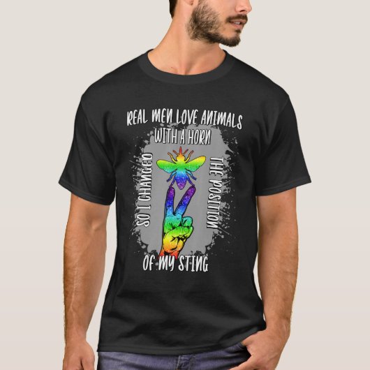 T-shirt Mens Real Men Pride LGBTQ Bees Funny Gay Rainbow B (Devant)