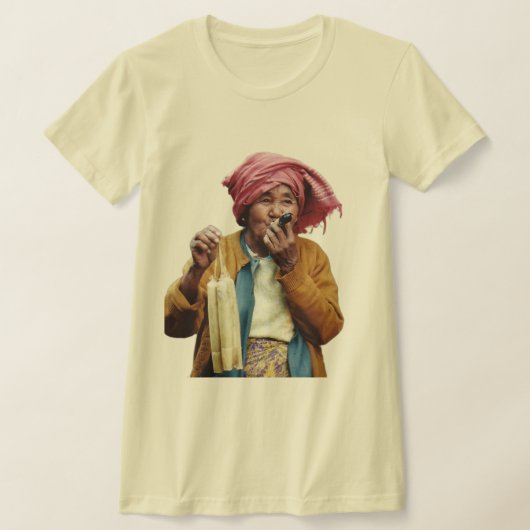 T-shirt Mère-grand fumeuse de cigare (Poser)