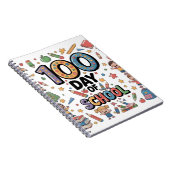 T-shirt met leuk 100e schooldag thema | Kleurrijke Notitieboek (Rechterzijde)