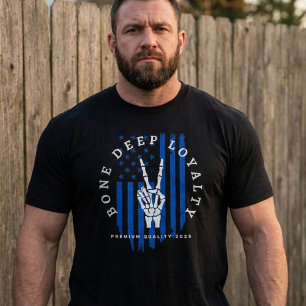 T-shirt met skelet hand en USA-vlag met 'Bone Deep