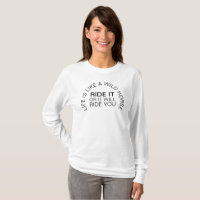 T-shirt met wilde paard afbeelding en zwarte tekst
