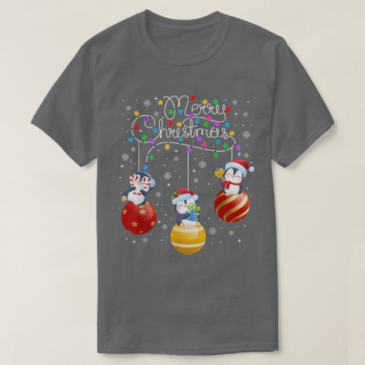 T-shirt Mignons pingouins Joyeux lumières de Noël Ornement (Design devant)