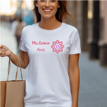 T-shirt Mis Quince Anos Pink Papel Picado Quinceanera<br><div class="desc">Chandail de coing sucré pour votre quinceanera spéciale. Le design se compose d'une fleur à l'allure de dentelle rose, ou picado de papel floral, avec le numéro 15 au centre. Le texte se lit simplement "Mis Quince Anos" dans une calligraphie rose. Parcourez notre magasin pour les invitations à 15e anniversaire...</div>