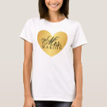 T-shirt Mme d'or ouvrière chemise de coeur future<br><div class="desc">Chemise d'amusement avec l'arrière - plan de coeur imprimé par or. Grand pour célébrer le fiançailles. Ajoutez facilement votre texte fait sur commande. Le nom de famille comme montré double-est espacé, l'utilisation tapent avec un interligne simple ou diminuent la taille des textes pour s'insérer de plus longs noms dans le...</div>