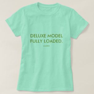 T-SHIRT MODÈLE DE LUXE ENTIÈREMENT ÉQUIPÉ.