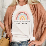 T-shirt Modern Rainbow Teacher Ajouter Votre Nom<br><div class="desc">Les enseignants adorent l'équipement personnalisé et ce t-shirt arc-en-ciel moderne magnifiquement conçu est le cadeau parfait.</div>