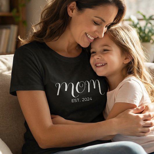 T-shirt Mom Established New Mom Gift