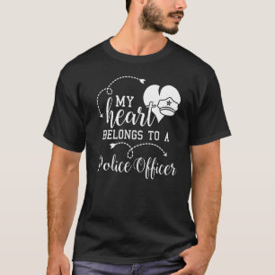 T-shirt Mon Coeur Appartient À Un Policier Fier Femme