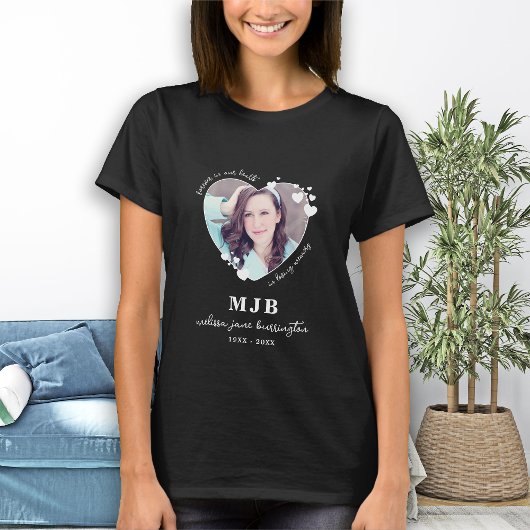 T-shirt Monogramme commémoratif personnalisé Forever Heart