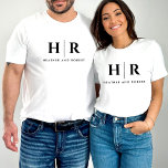 T-shirt Monogramme mariage Mariée Et Pièce Personnalisée<br><div class="desc">Présentant notre Mariage Monogram Personnalisé Mariée et T-shirt de la chambre, la tenue parfaite pour les jeunes mariés à présenter leur amour et leur engagement dans le style. Cette chemise est ornée d'un monogramme mariage sophistiqué et minimaliste, avec des éléments de design noir et blanc et les initiales de la...</div>