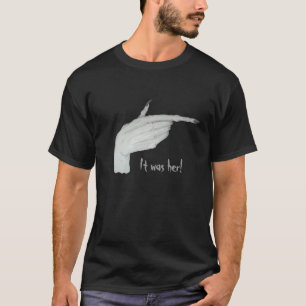 T-shirt monstre effrayant dirigeant la main avec le long