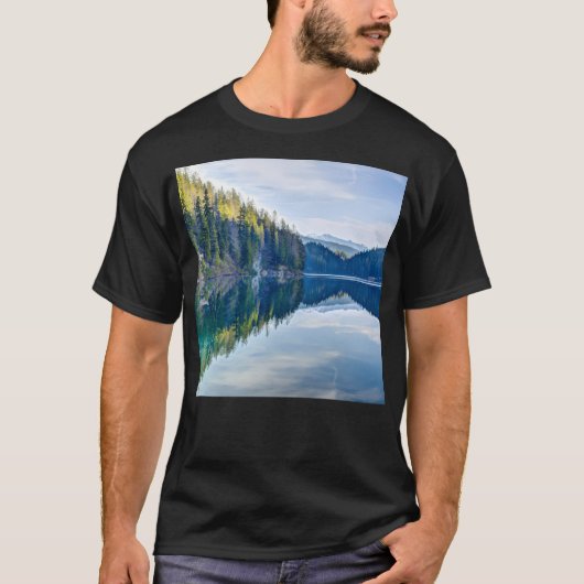 T-shirt Montagnes Au-Dessus D'Un Lac Glassy (Devant)