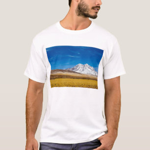 T-shirt Montagnes couronnées de neige et prairie de Puna