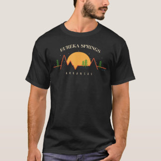 T-shirt Montagnes de pins au coucher du soleil minimal Eur