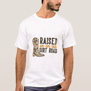 T-shirt Monté Sur Une Ancienne Route De Campagne
