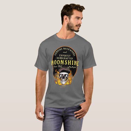 T-shirt Moonshine Funny Genuine Backwoods Flaming Crâne  (Devant entier)