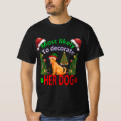 T-shirt most likely to decorate her dog (Devant)