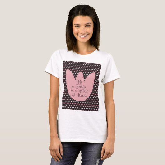 T-shirt Motif Tulipe rose simple avec arrière - plan foncé (Devant entier)