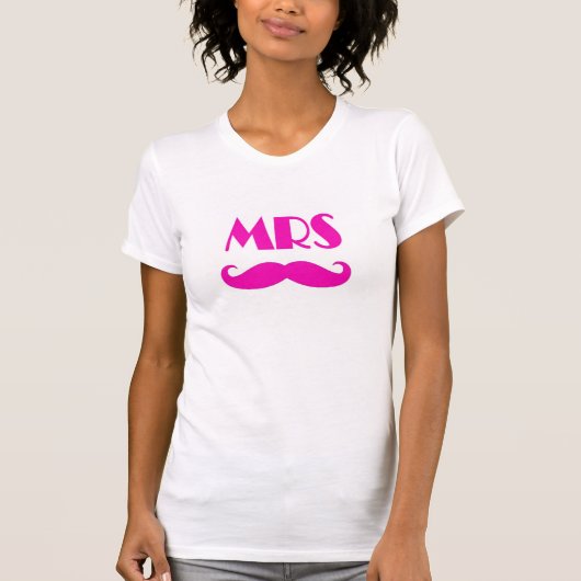 T-shirt Moustache rose drôle Mme titre chemise de mariage (Devant)