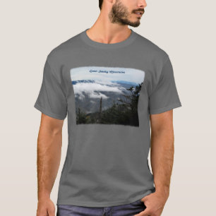T-shirt Mtns fumeux au-dessus des nuages