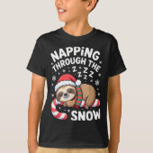 T-shirt Napng Through The Snow Funny Sloth Candy Cane Xmas (Devant)