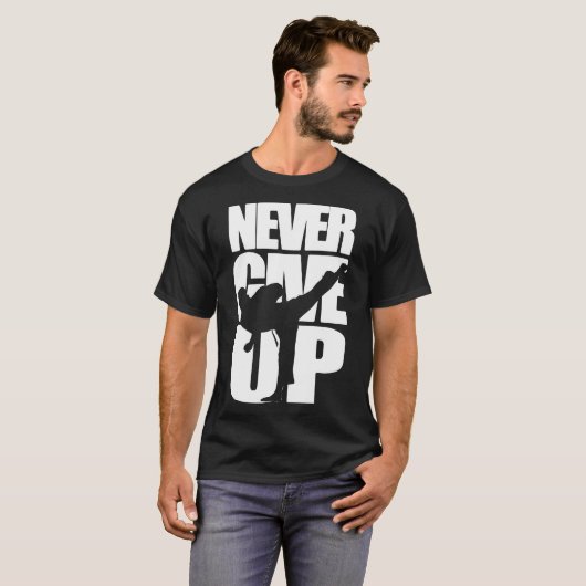 T-shirt Ne jamais abandonner le karaté (Devant entier)