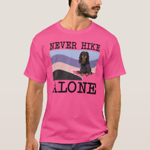 T-shirt Ne jamais faire la randonnée seule English Toy Spa