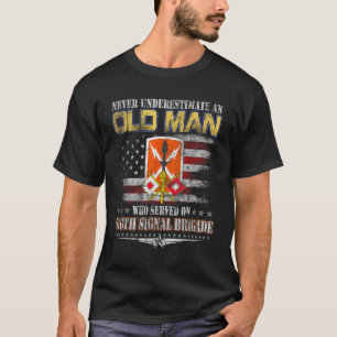 T-shirt Ne jamais sous-estimer un vieil homme 516e brigade