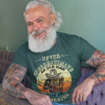 T-shirt Ne jamais sous-estimer un vieil homme - Accordiati<br><div class="desc">Cette chemise d'inspiration vintage présente un beau dessin de coucher de soleil dans des tons chauds et rétro, parfait pour les mélomanes qui aiment jouer à Accordion! Il peut également être donné comme un cadeau à votre meilleur ami ou parent qui aime aussi jouer Accordion. Que vous soyez amateur de...</div>