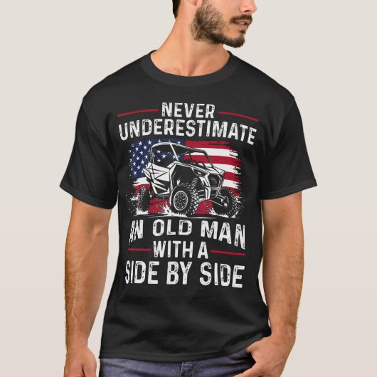 T-shirt Ne jamais sous-estimer un vieil homme avec un Side (Devant)