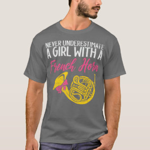 T-shirt Ne jamais sous-estimer une fille avec la Corne fra