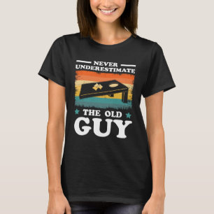 T-shirt Ne Sous-Estimez Jamais L'Ancien Type Sack Toss Cor