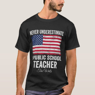 T-shirt Ne sous-estimez jamais Motiva, enseignante à l'éco