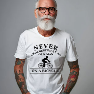 T-shirt Ne sous-estimez jamais un vieil homme à vélo