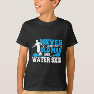 T-shirt Ne sous-estimez jamais un vieil homme avec des ski