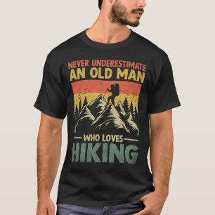 T-shirt Ne sous-estimez jamais un vieil homme qui aime la